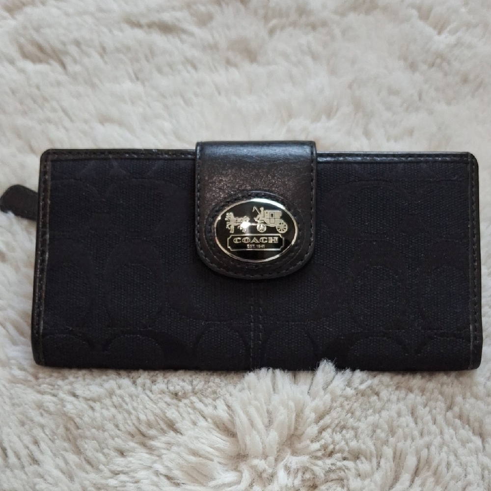 Coach Vintage Black Signature Continental Wallet with Horse & Carriage Emblem